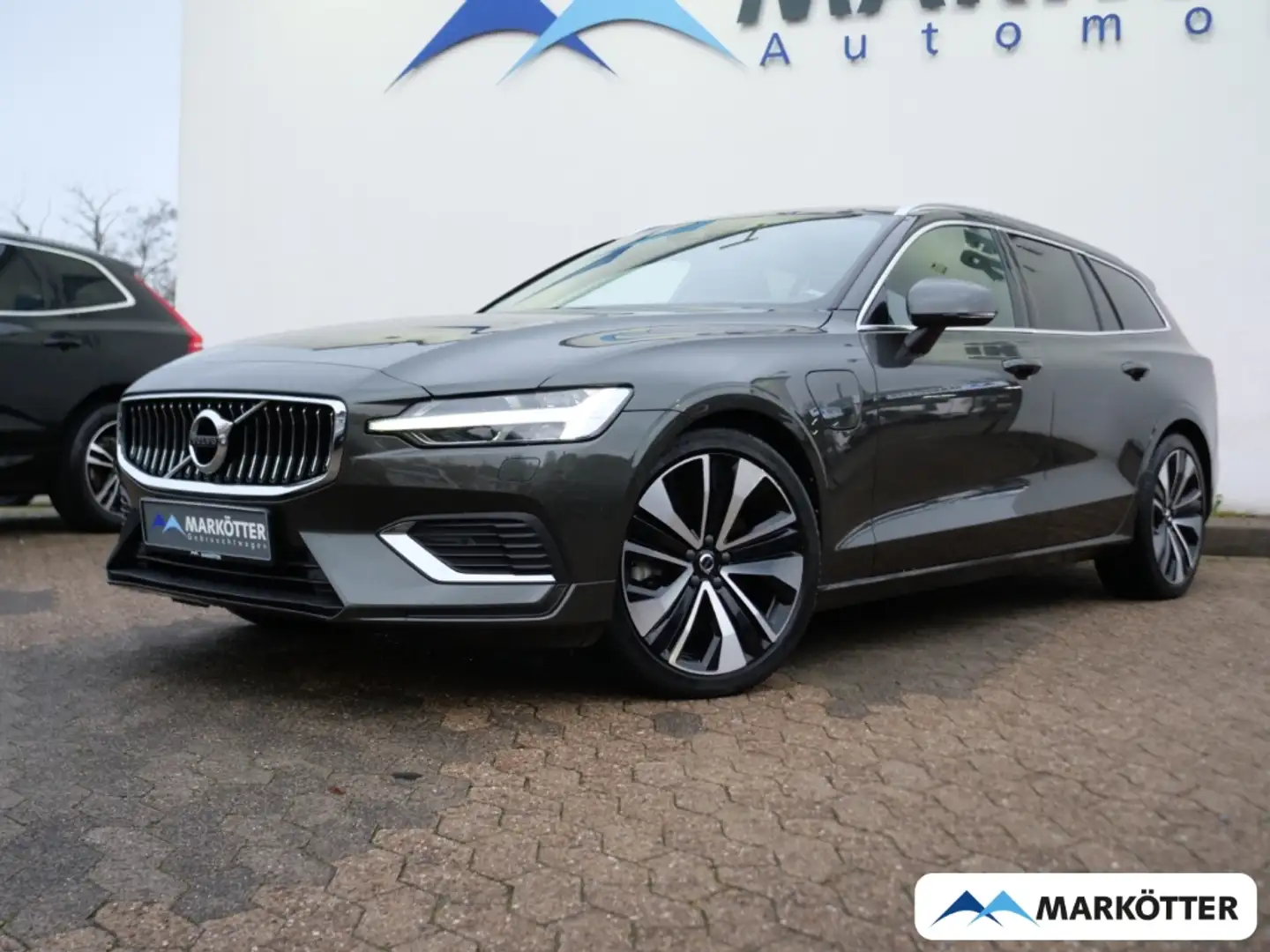 Volvo V60 T6 AWD Recharge Plus Bright  AHK/STHZ/PANO/ Grau - 1