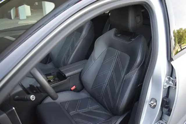 Opel Astra view 13