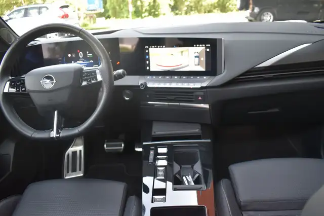 Opel Astra view 7