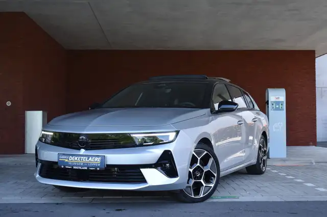 Opel Astra main image