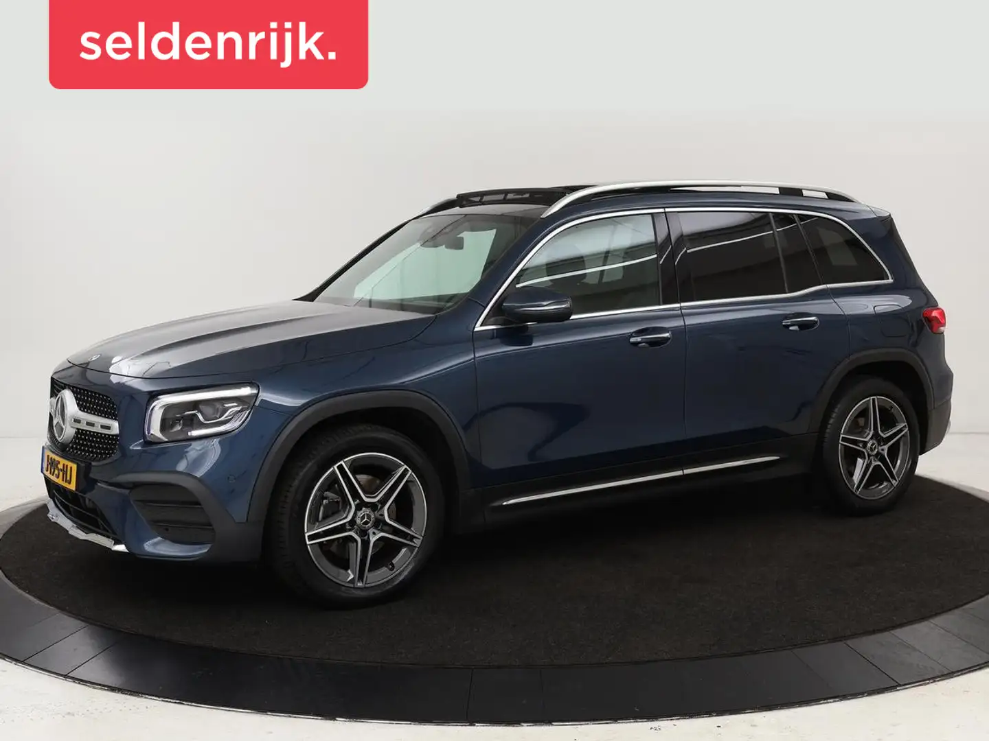 Mercedes-Benz GLB 200 Premium Plus | AMG Line | Panoramadak | Leder | St Blauw - 1