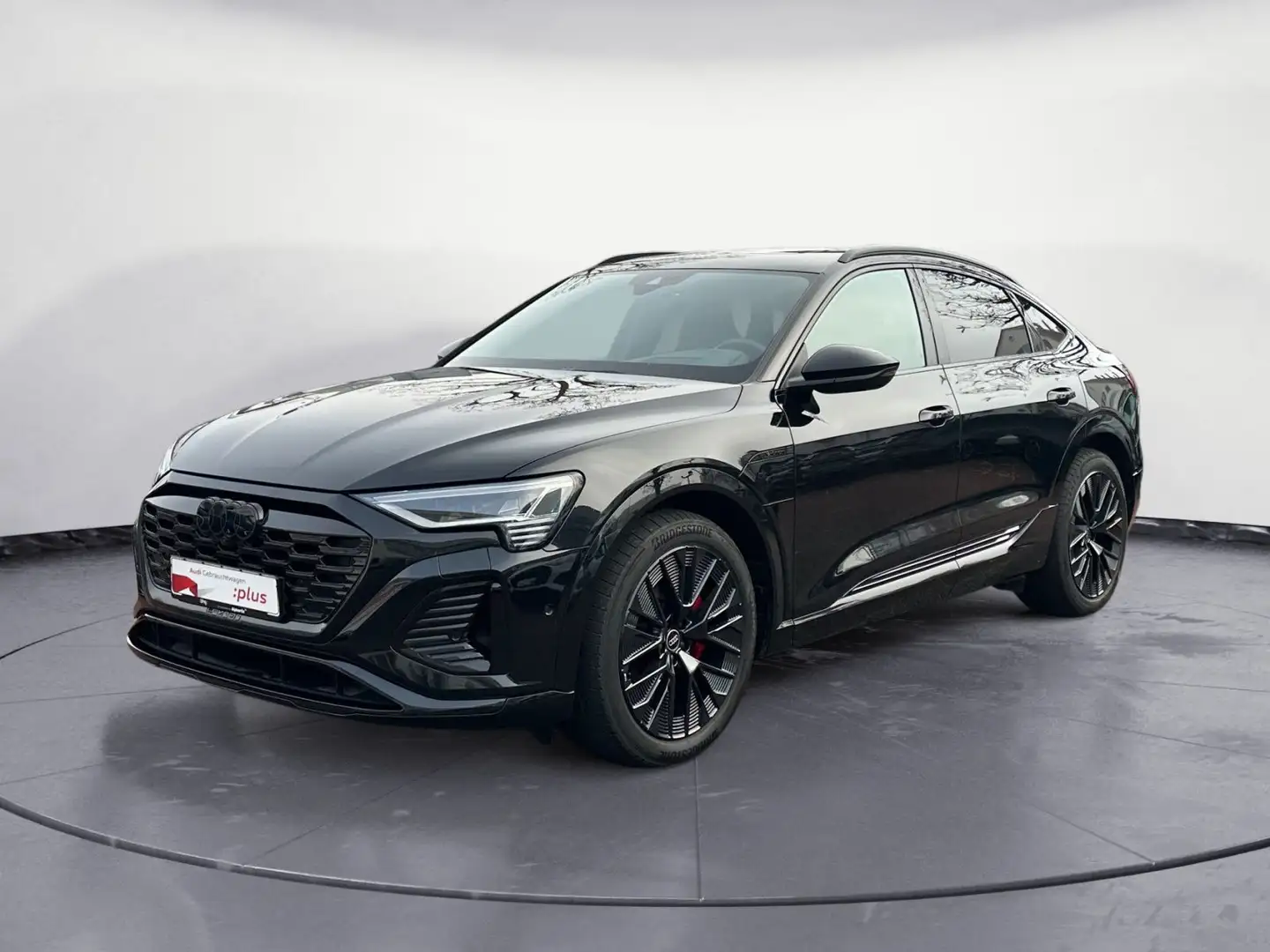 Audi Q8 e-tron Q8 e-tron Sportback 55 quattro S-line Matrix/AHK Schwarz - 2