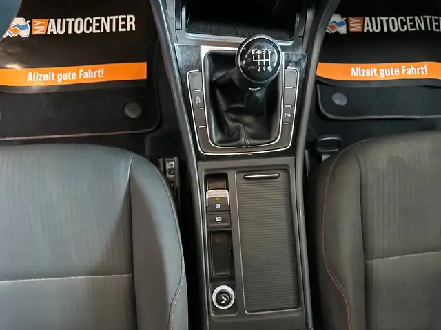 Volkswagen Golf view 10