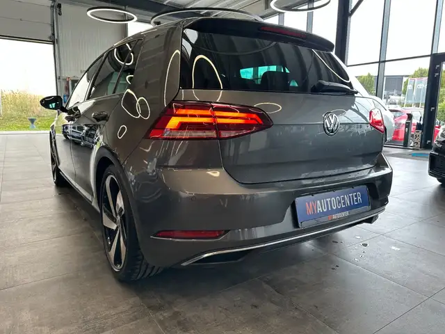 Volkswagen Golf view 5