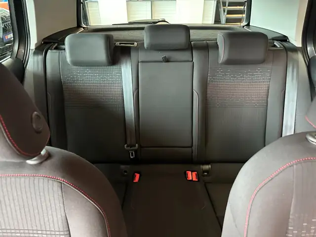 Volkswagen Golf view 12