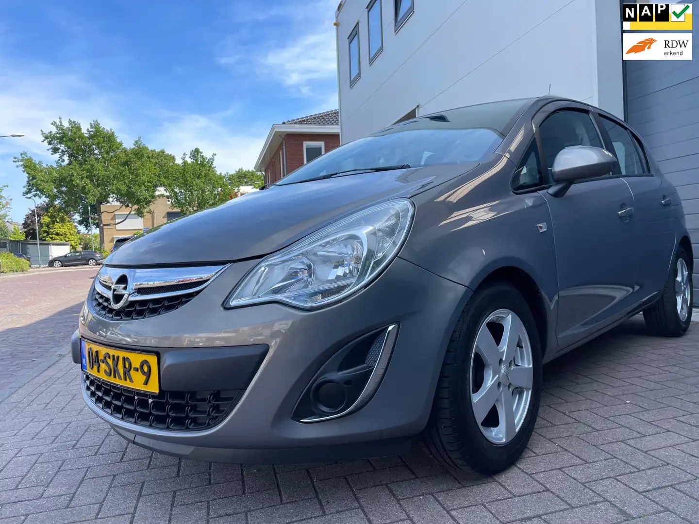 Opel Corsa 1.2-16V Edition/Automaat/Navi/PDC/Bluetooth/Airco/ Braun - 1