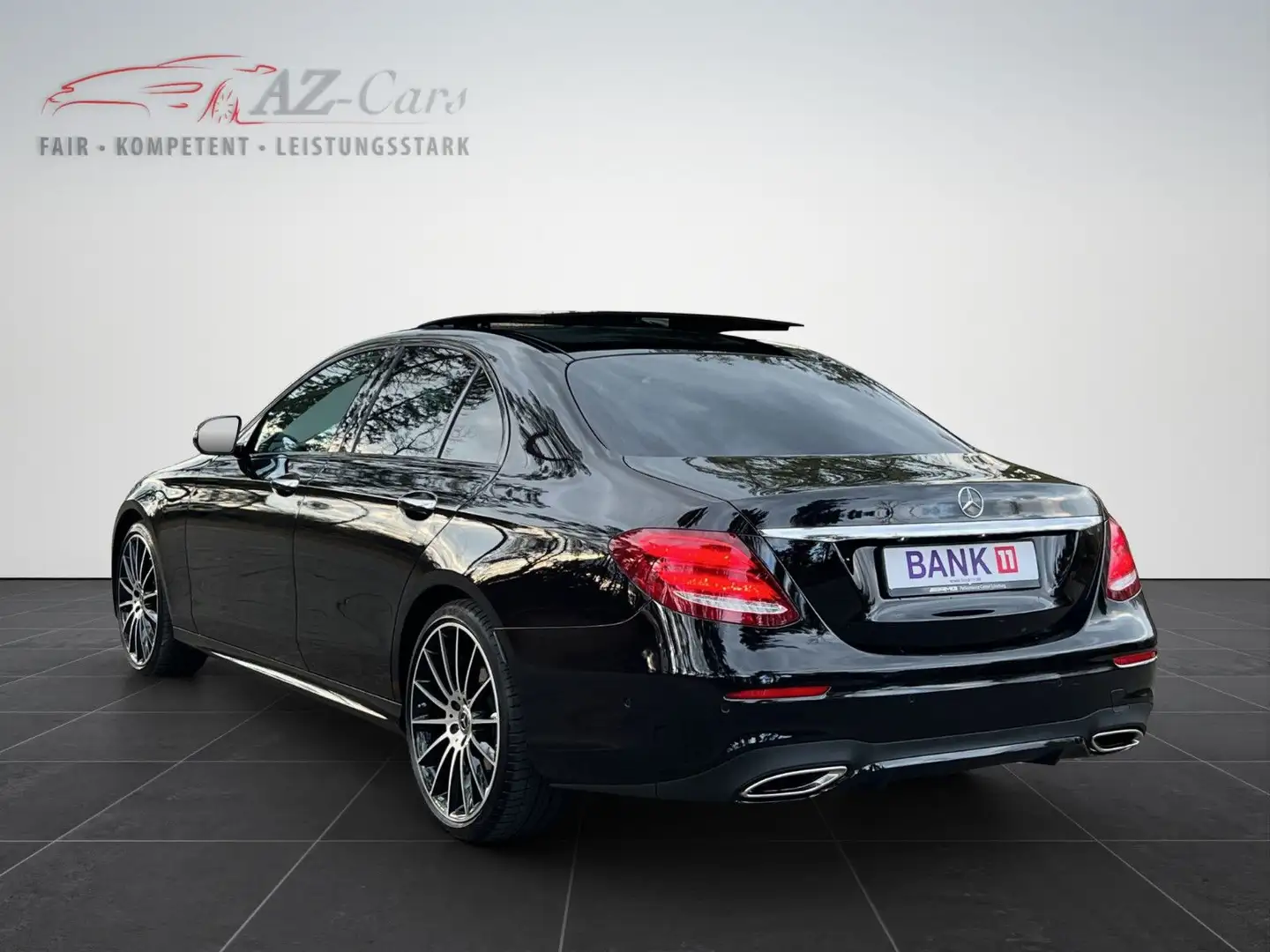 Mercedes-Benz E 200 AMG+NIGHT+WIDESCREEN+PANO+HUD+BURM.+DISTR. Zwart - 2