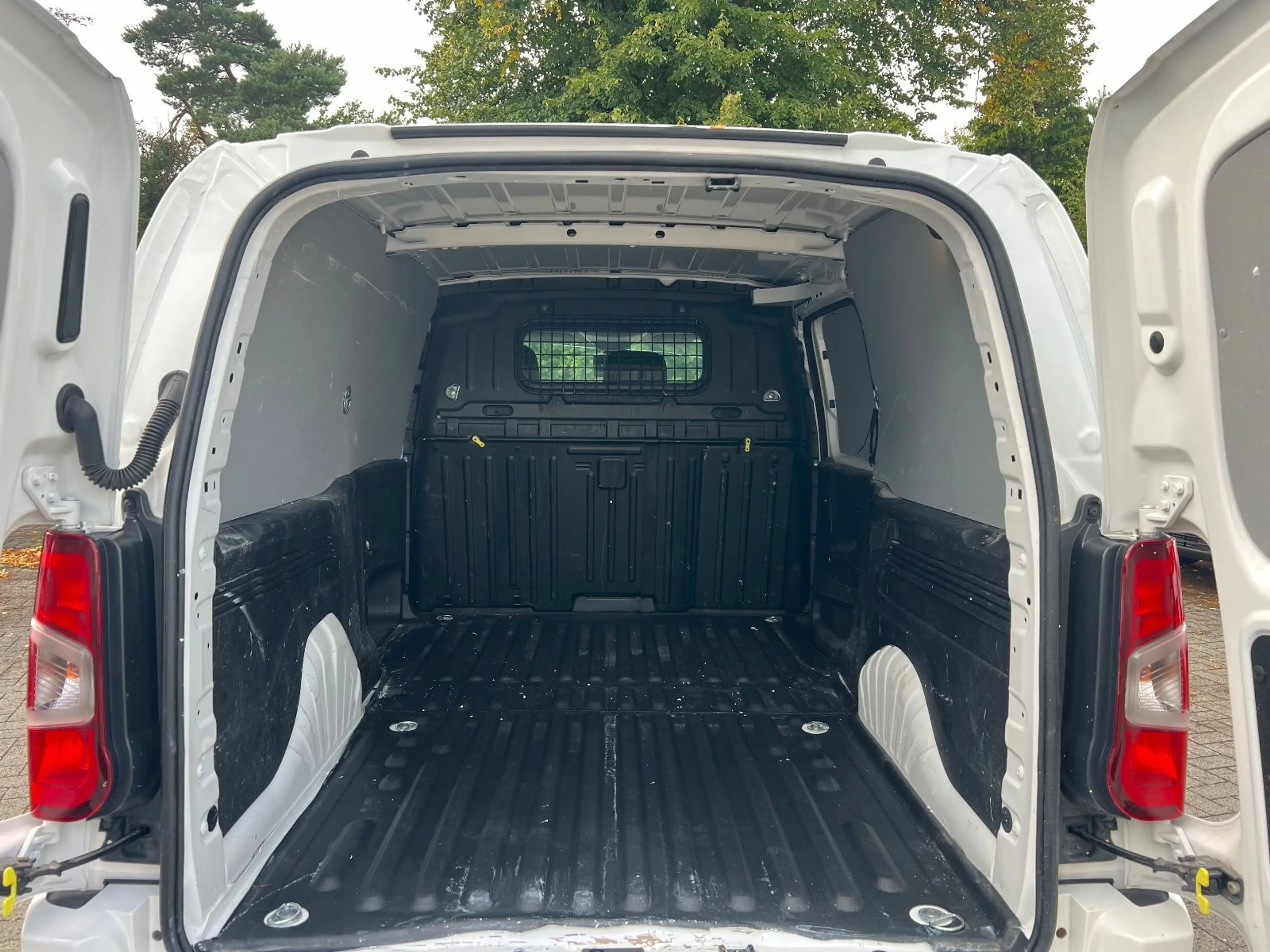 Peugeot Partner PARTNER ASPHALT L2 AUTOMATIK/AHK/STANDHZ/KAMERA — photo 10