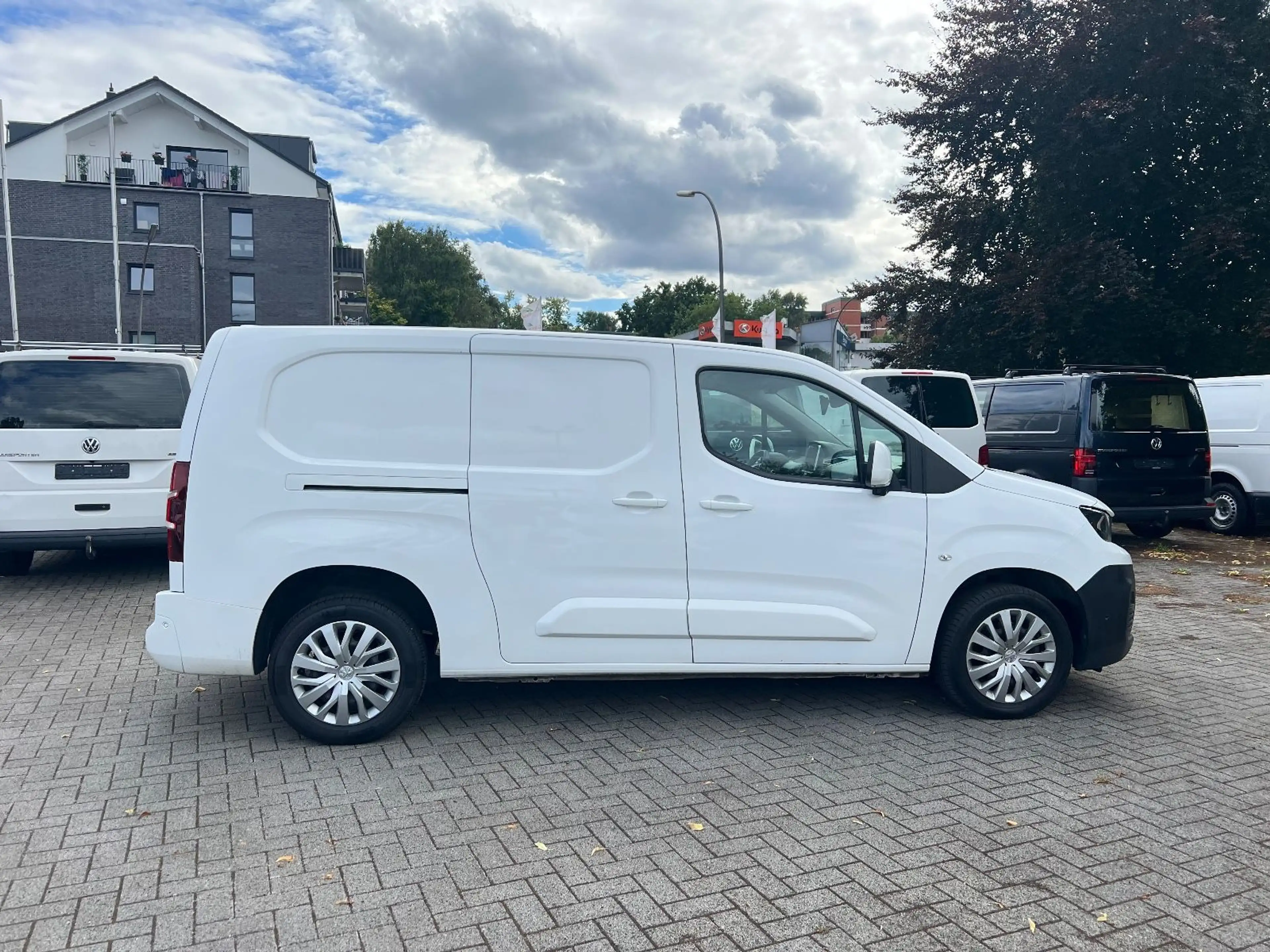 Peugeot Partner PARTNER ASPHALT L2 AUTOMATIK/AHK/STANDHZ/KAMERA — photo 4