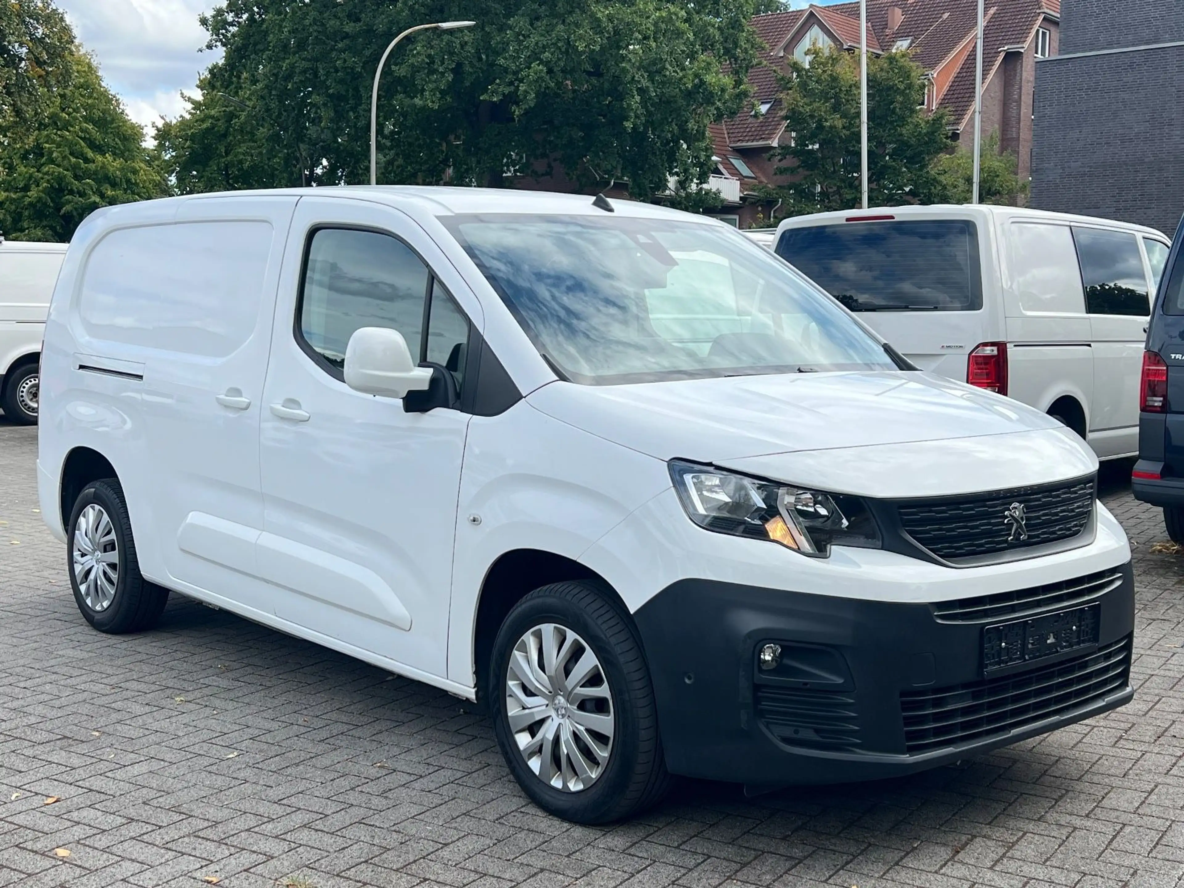 Peugeot Partner PARTNER ASPHALT L2 AUTOMATIK/AHK/STANDHZ/KAMERA — photo 3