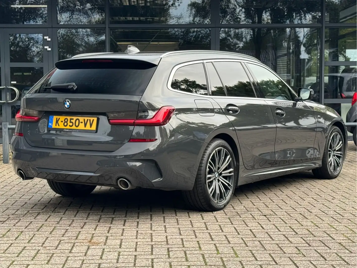 BMW 330 3-serie Touring 330e High Executive M-pakket/Panor Grijs - 2