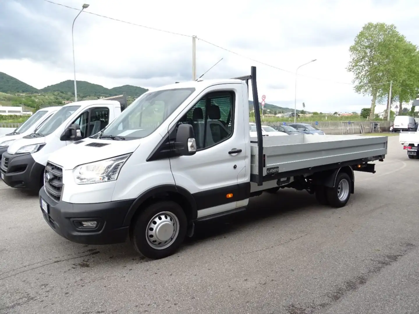 Ford Transit 350 2.0TDCi EcoBlue 130CV PLungo Cassone 4.30 Blanc - 2