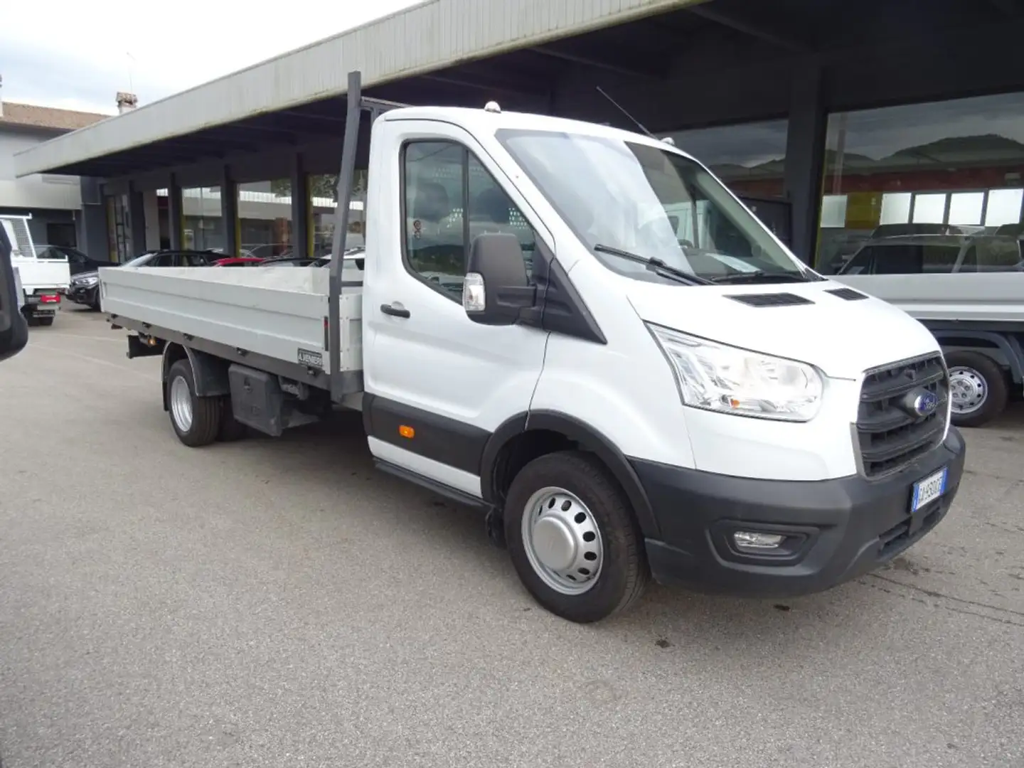 Ford Transit 350 2.0TDCi EcoBlue 130CV PLungo Cassone 4.30 Blanc - 1