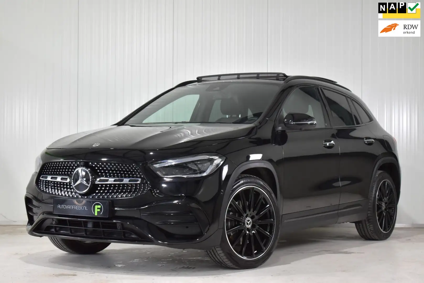 Mercedes-Benz GLA 250 e AMG Line Night Premium| PANO | 1E EIG | DEALER | Noir - 1