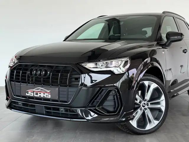Audi Q3 view 2