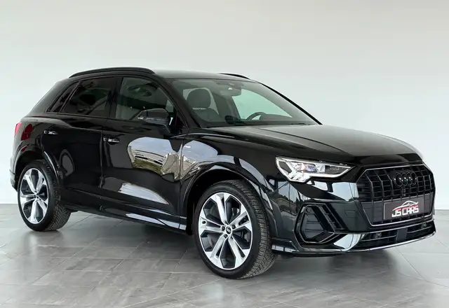 Audi Q3 view 10
