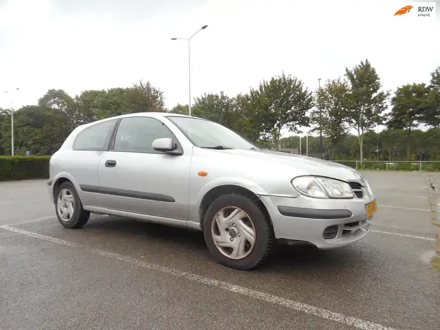 Nissan Almera