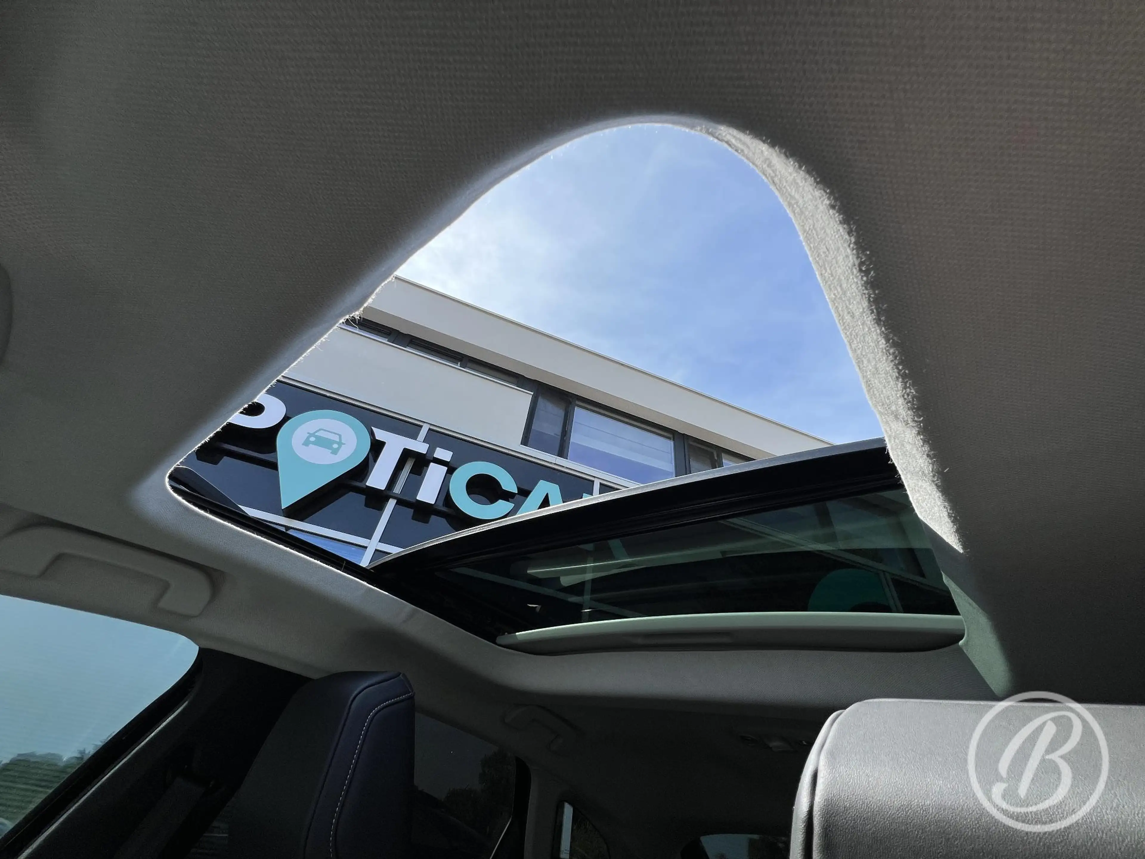 Citroen E-C4 Electric Shine 50 kWh 136 pk Automaat Range tot 320 km Pano — photo 20