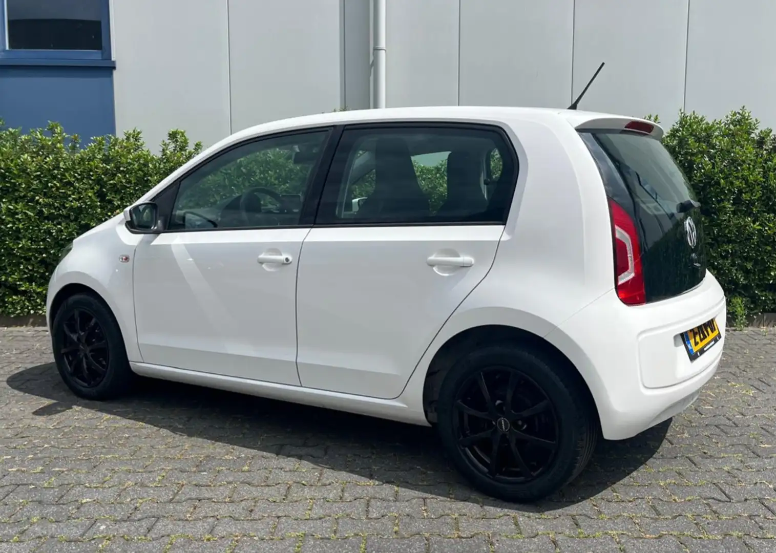 Volkswagen up! 1.0 44KW/60PK 5-DRS Move Up! Airco/Navigatie/NL AU Wit - 2