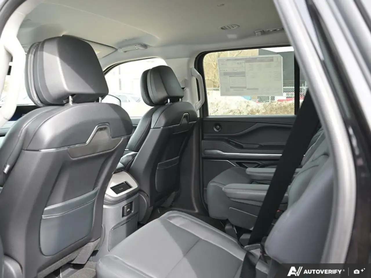 Lincoln Navigator снимка Lincoln Navigator
