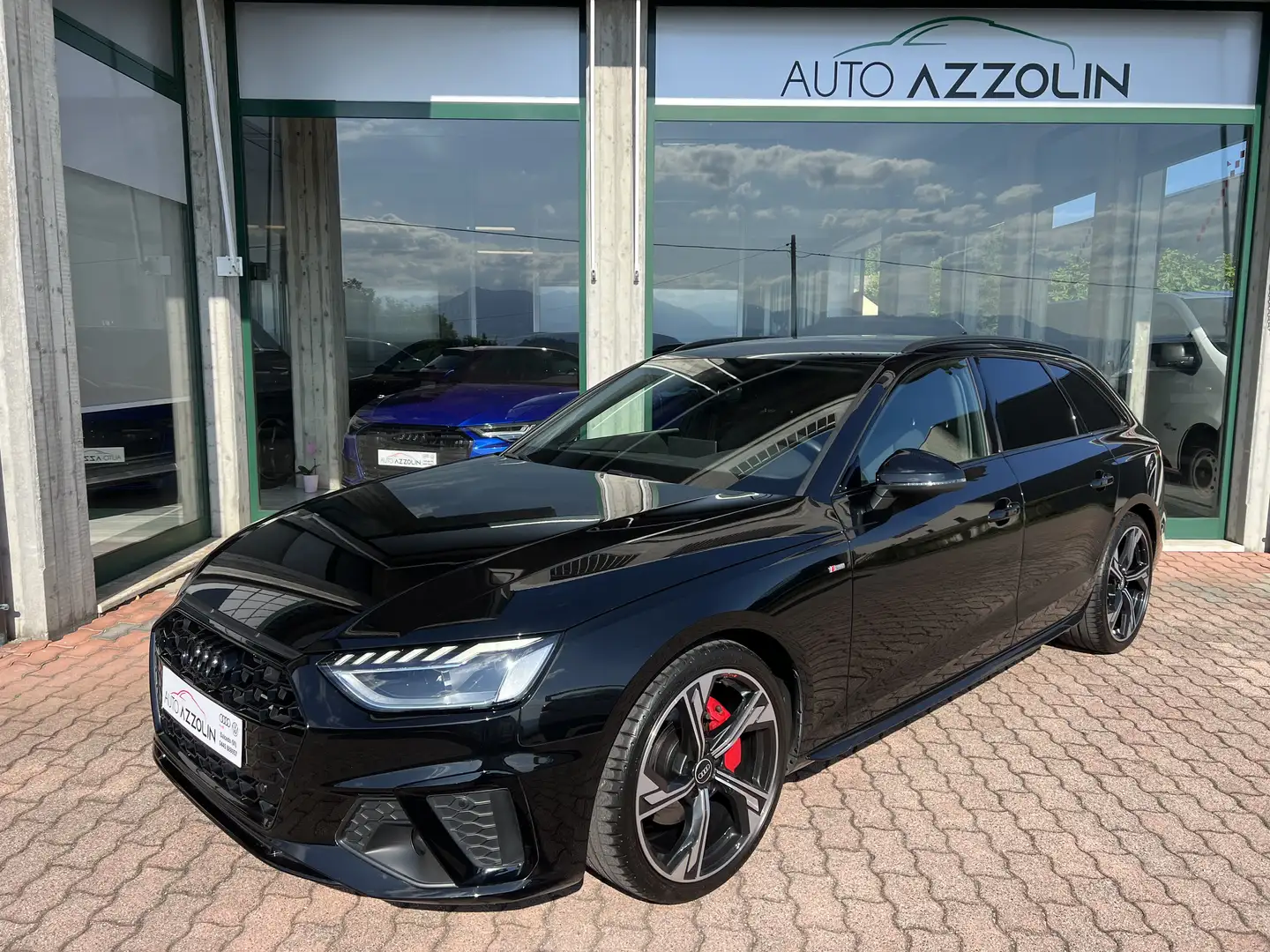 Audi A4 Avant 40 tdi 204cv s-tronic, S-line, 19”, Matrix Nero - 1