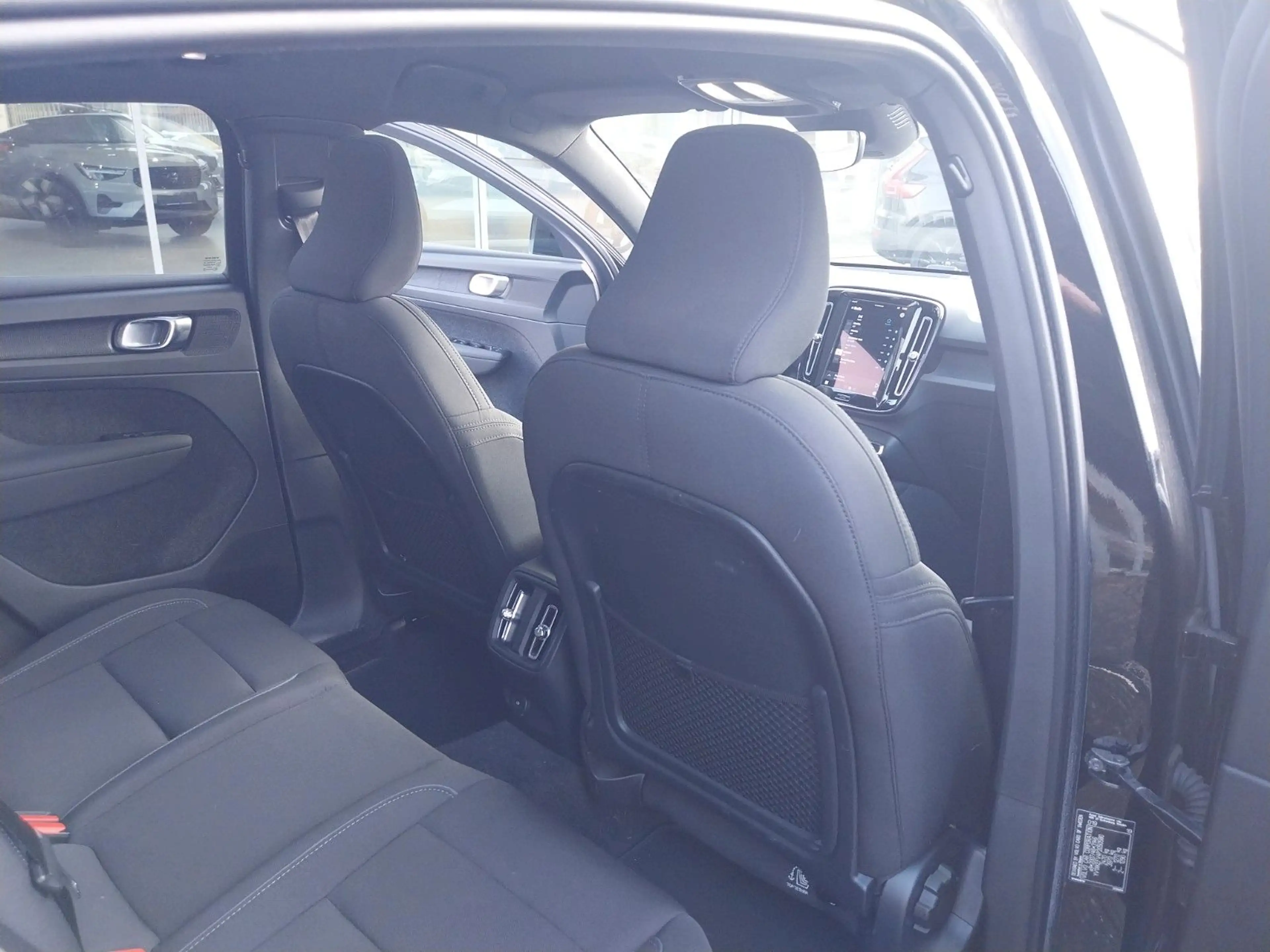 Volvo C40 Plus Recharge Pure Electric 2WD — photo 11