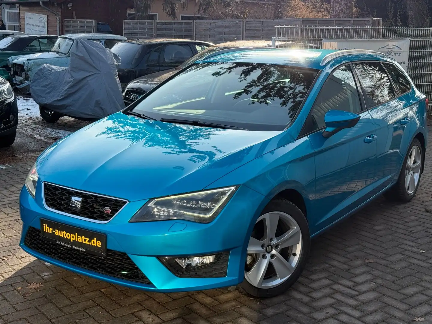 SEAT Leon ST 1.4 TSI Autom. FR LED Blau - 1