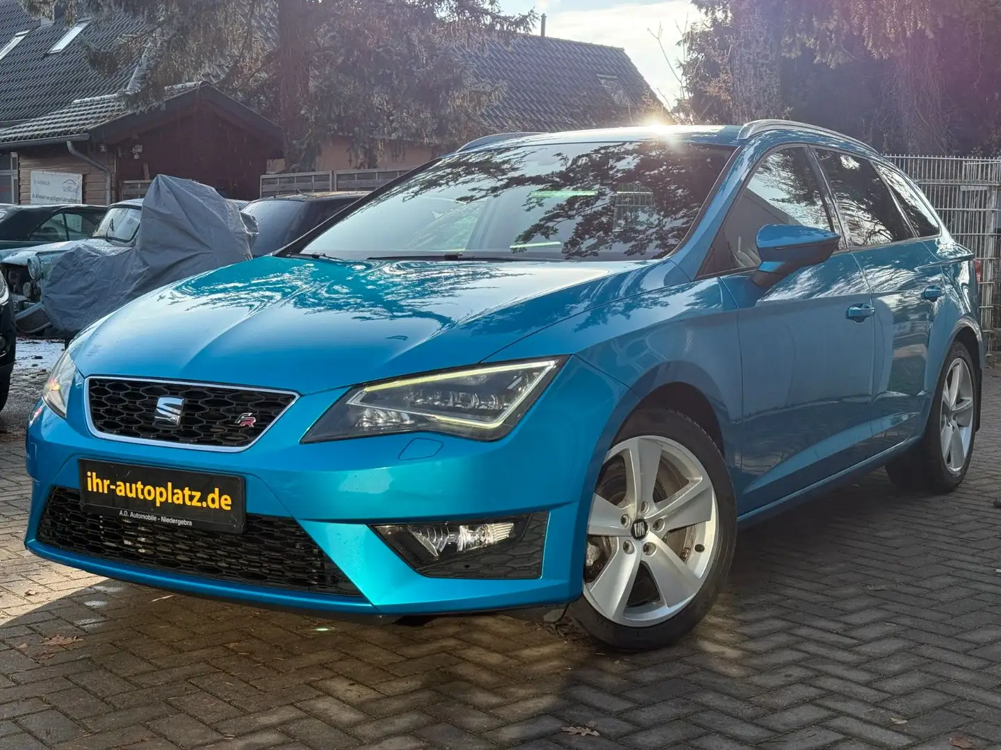 SEAT Leon ST 1.4 TSI Autom. FR LED Blau - 2