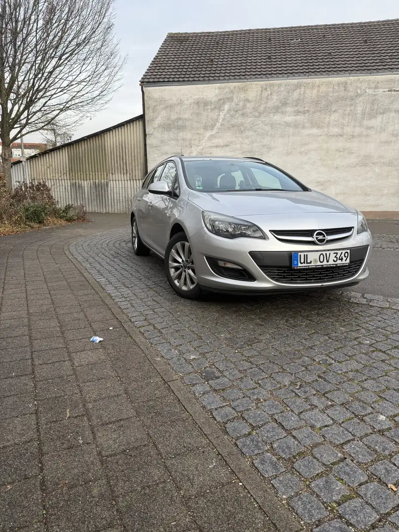 Opel Astra 1.6 Sport Tourer - 2