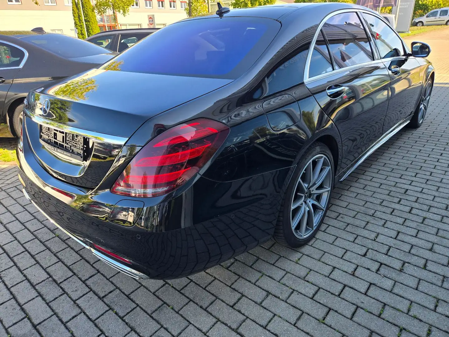 Mercedes-Benz S 560 e Lang AMG-Line Panorama/Multibeam/HeadUp Schwarz - 2