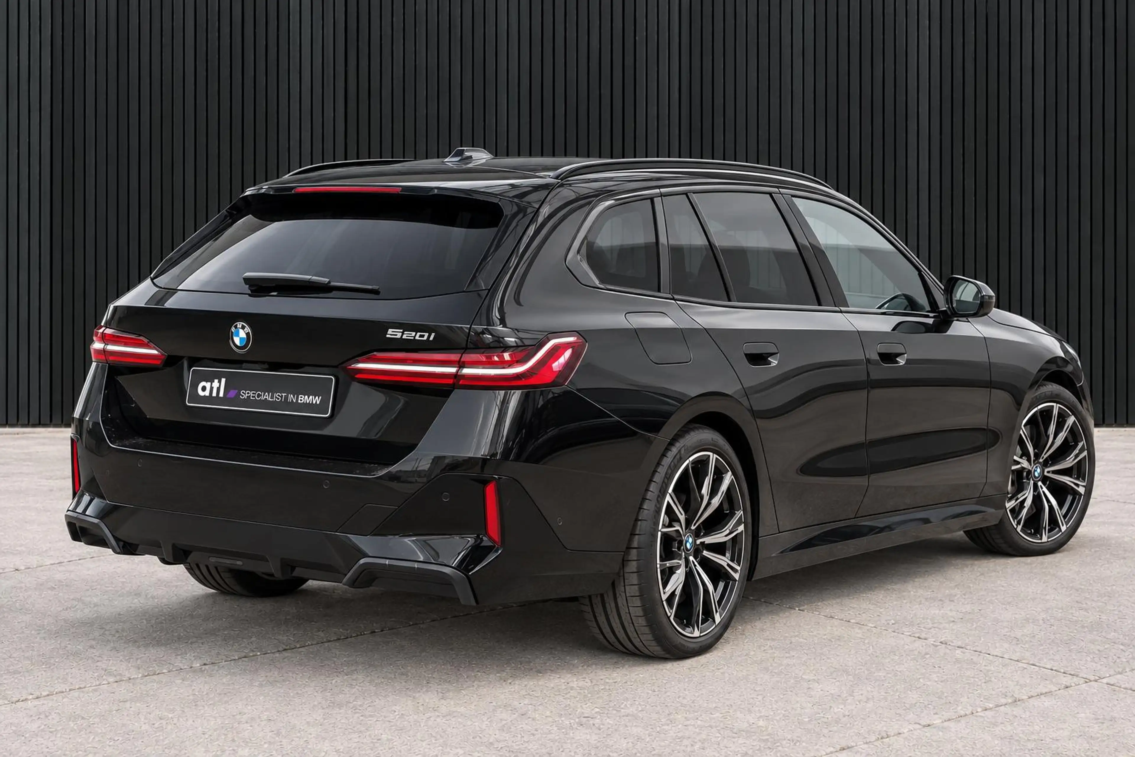 BMW 520 5-serie Touring 520i M-Sport | Pano | H&K | HUD | — photo 3