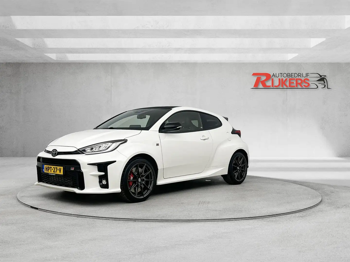 Toyota Yaris 1.6 GR Performance Circuit pack, 261 PK,4 wielaand Wit - 1