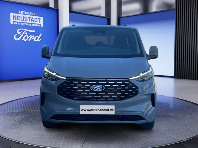 Ford Tourneo Custom view 2