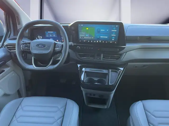 Ford Tourneo Custom view 10