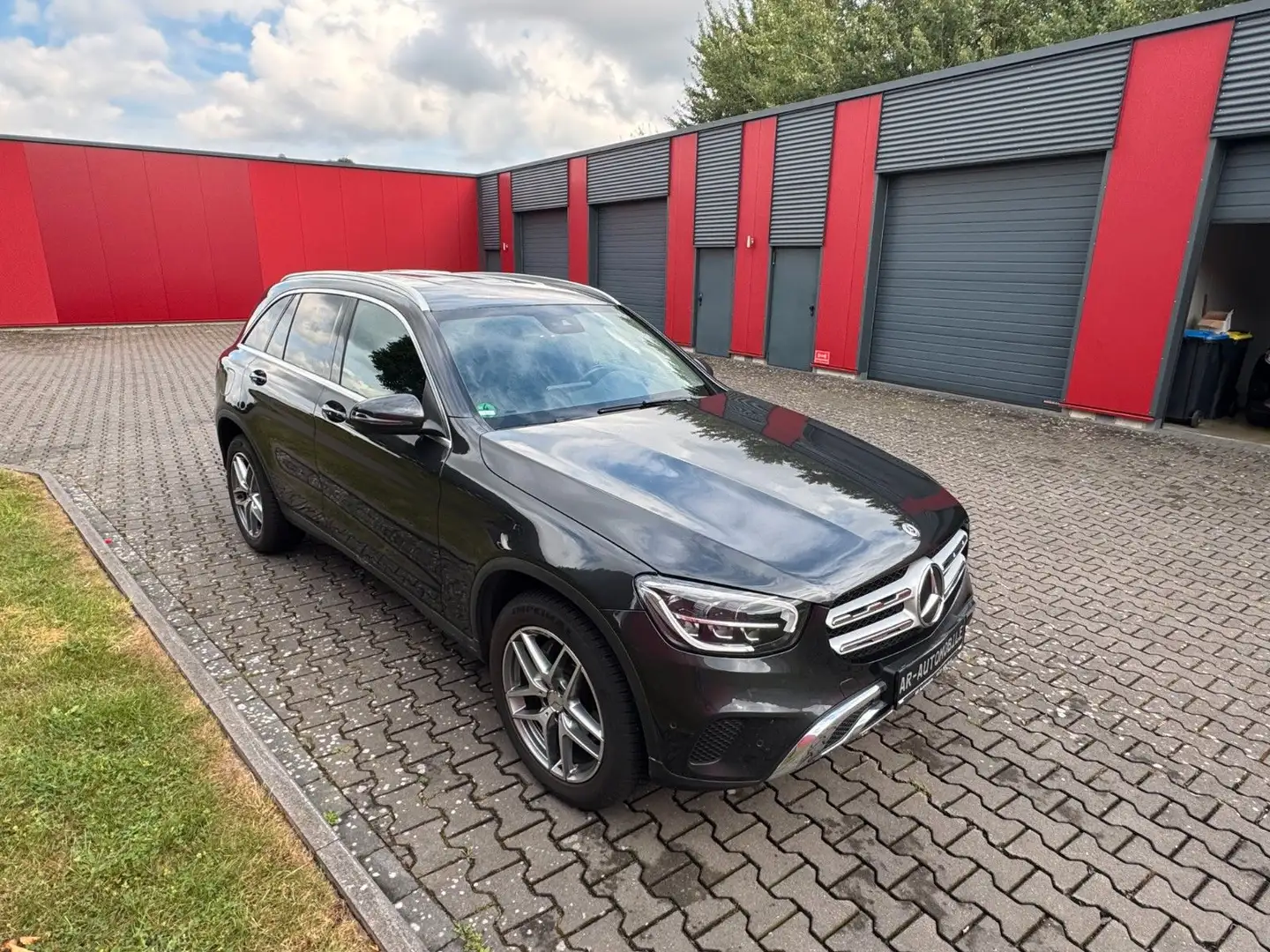 Mercedes-Benz GLC 220 d 4Matic LED Elekt.Klappe AMG 19 Zoll Grau - 1
