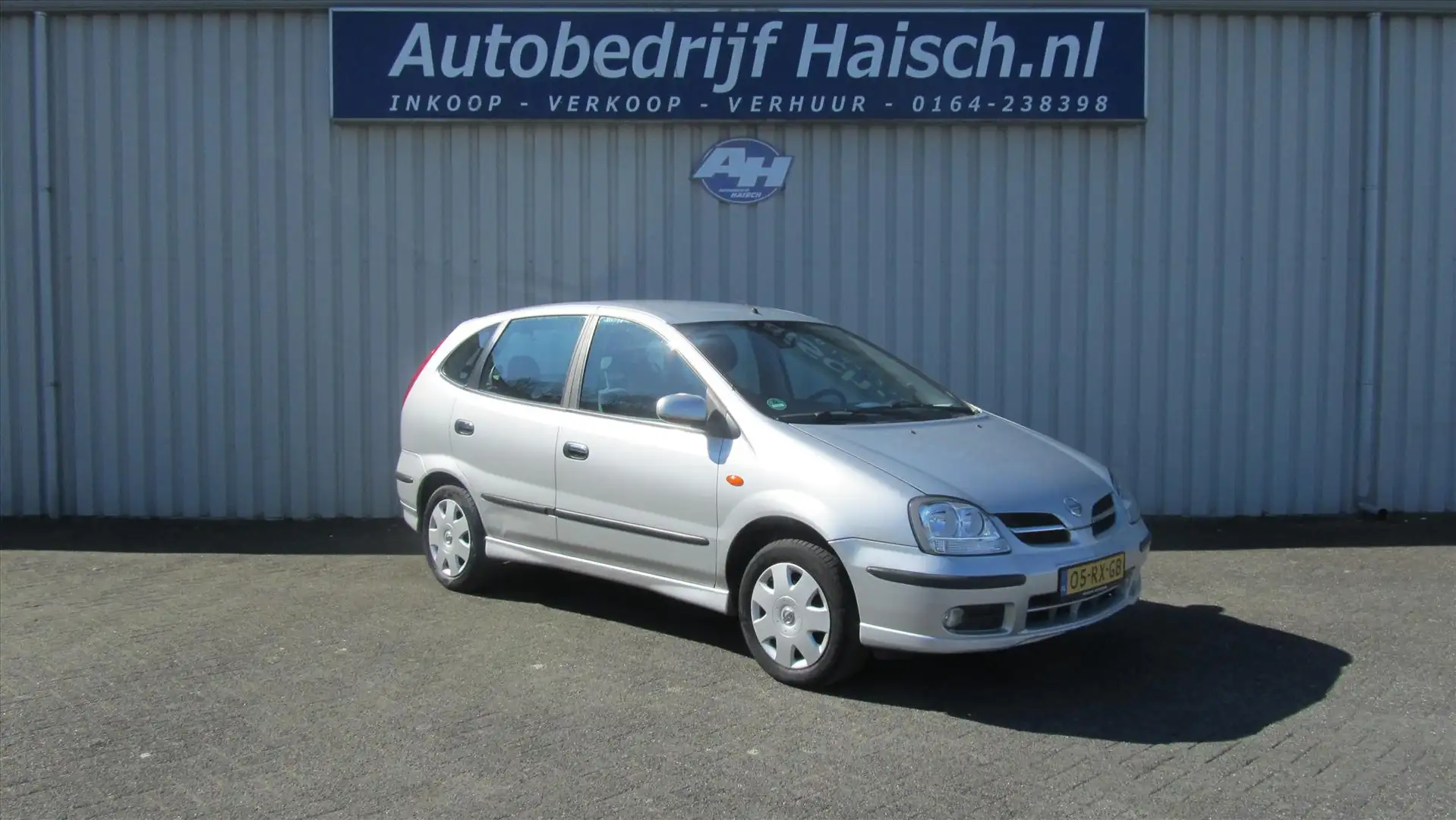 Nissan Almera Tino 1.8 Grijs - 1