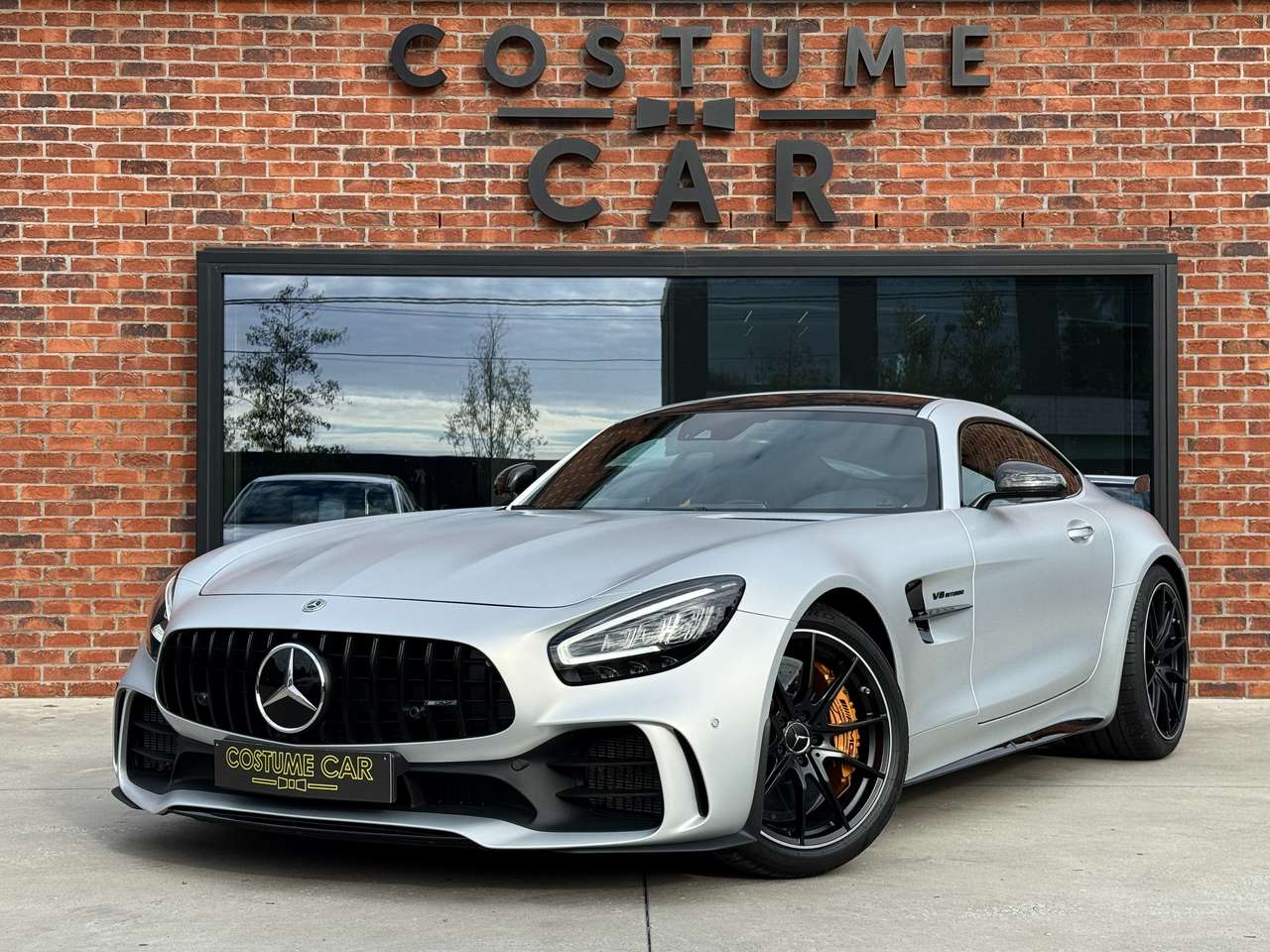 Mercedes-Benz AMG GT R – V8 Bi-Turbo