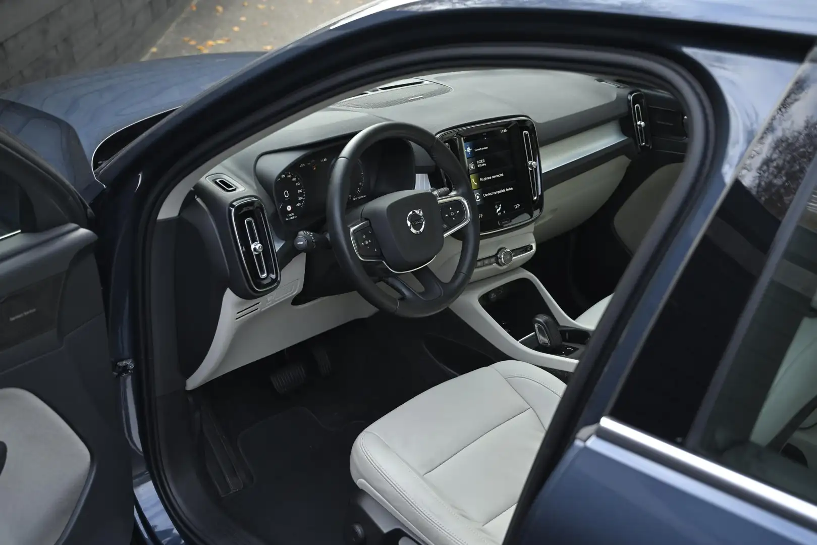 Volvo XC40 1.5 T5 Recharge Inscription Expression Panorama - Blauw - 2