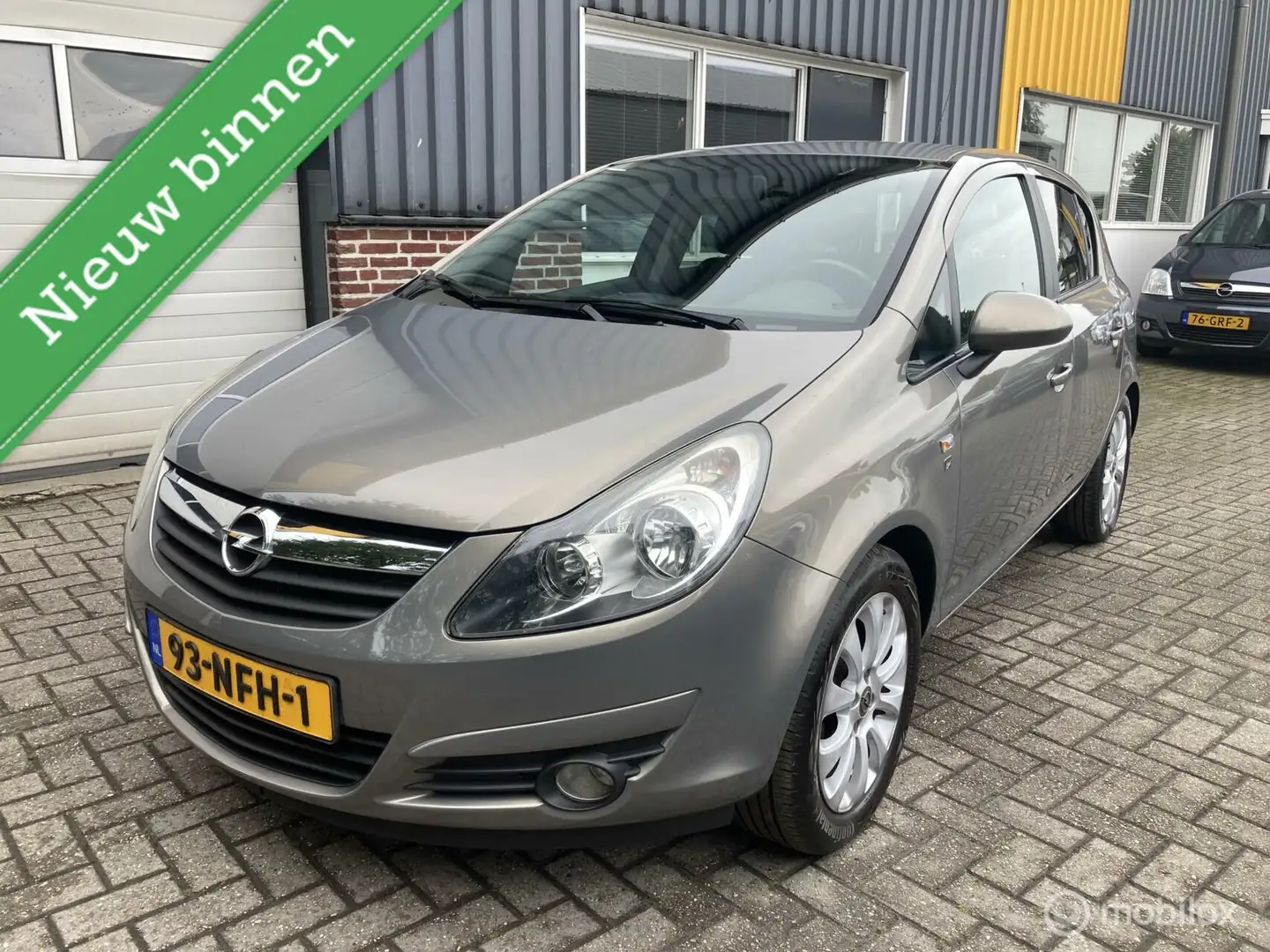 Opel Corsa 1.4-16V ZEER NETJES! Bruin - 1
