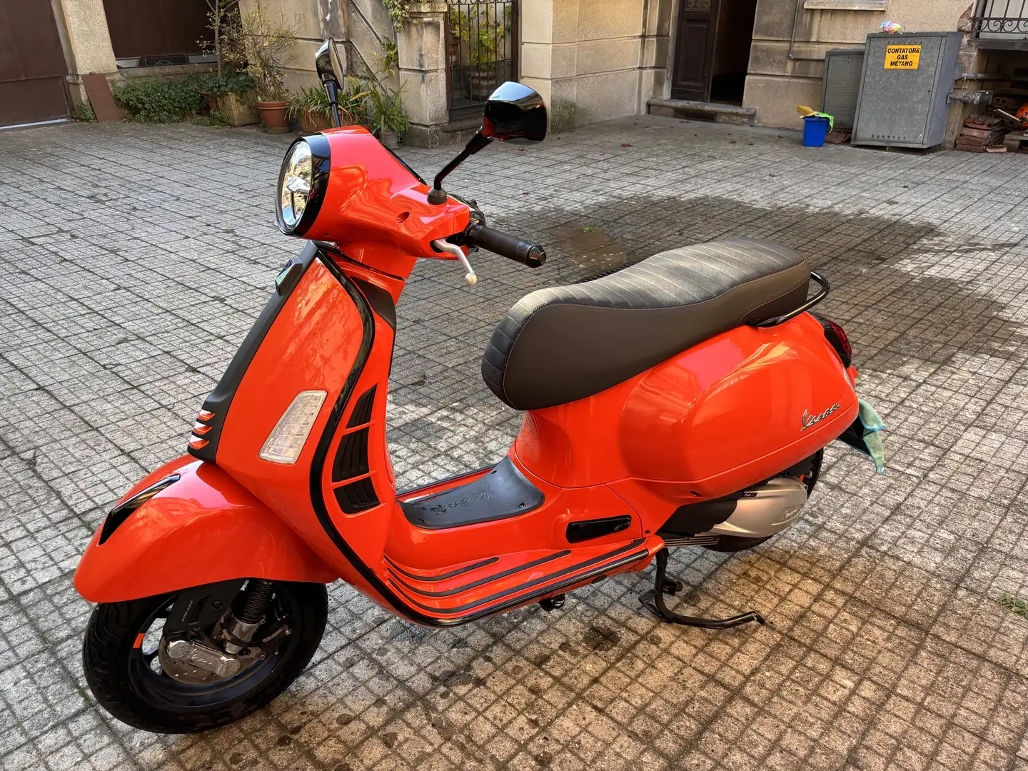 Piaggio GTS 300 super Oranžová - 2