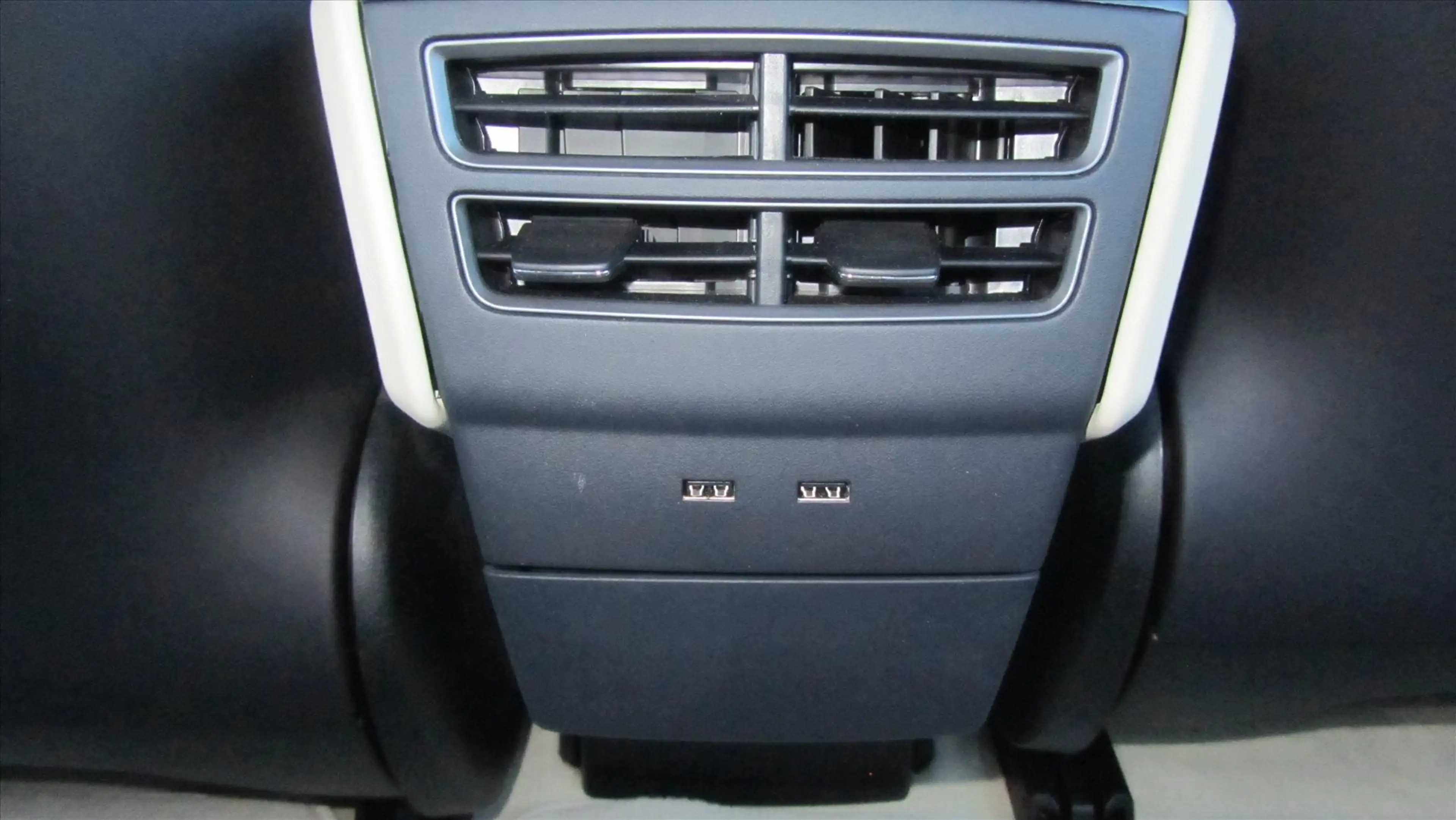 Tesla Model S 100 D Long Range 4WD — photo 13