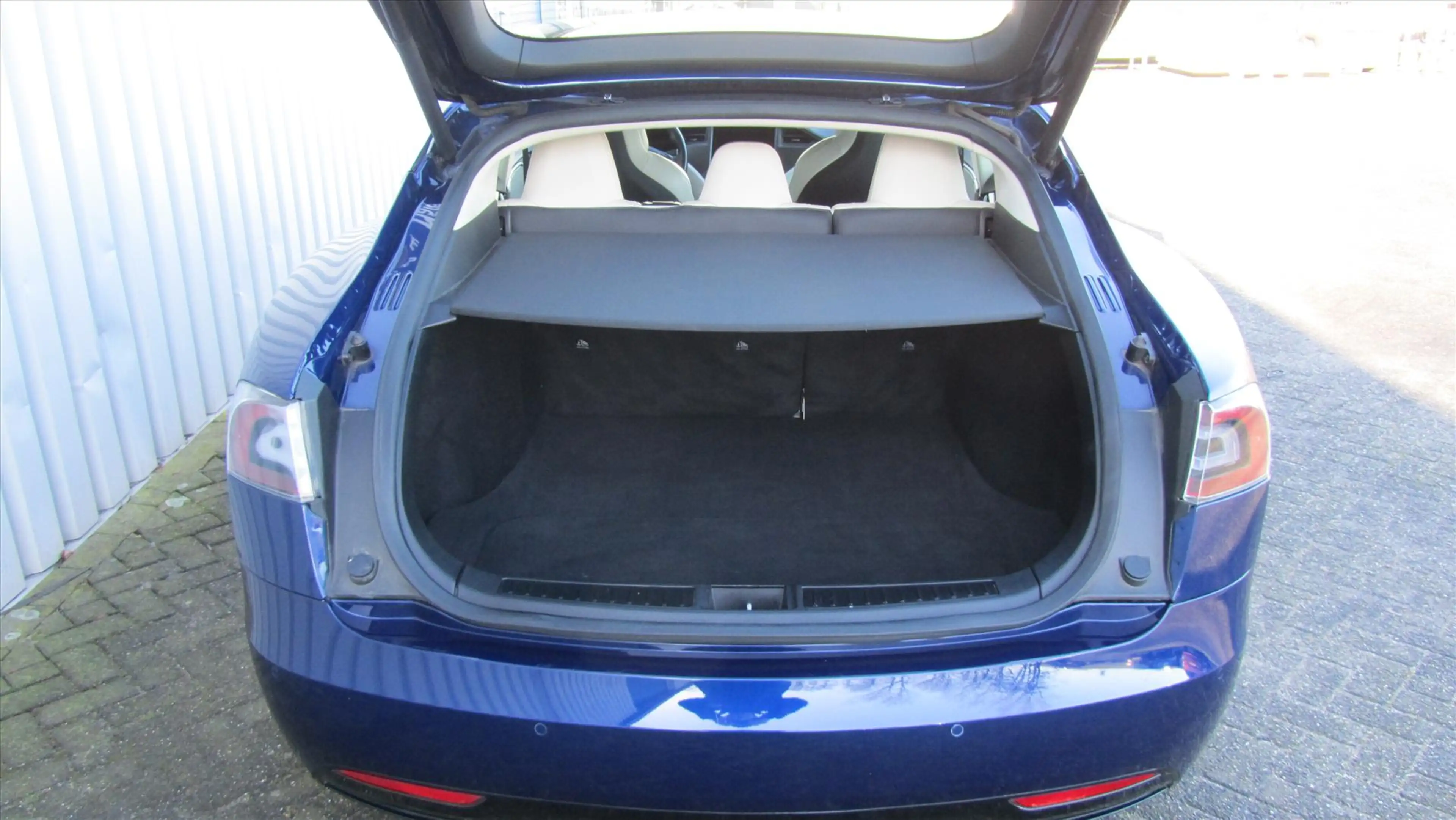 Tesla Model S 100 D Long Range 4WD — photo 8