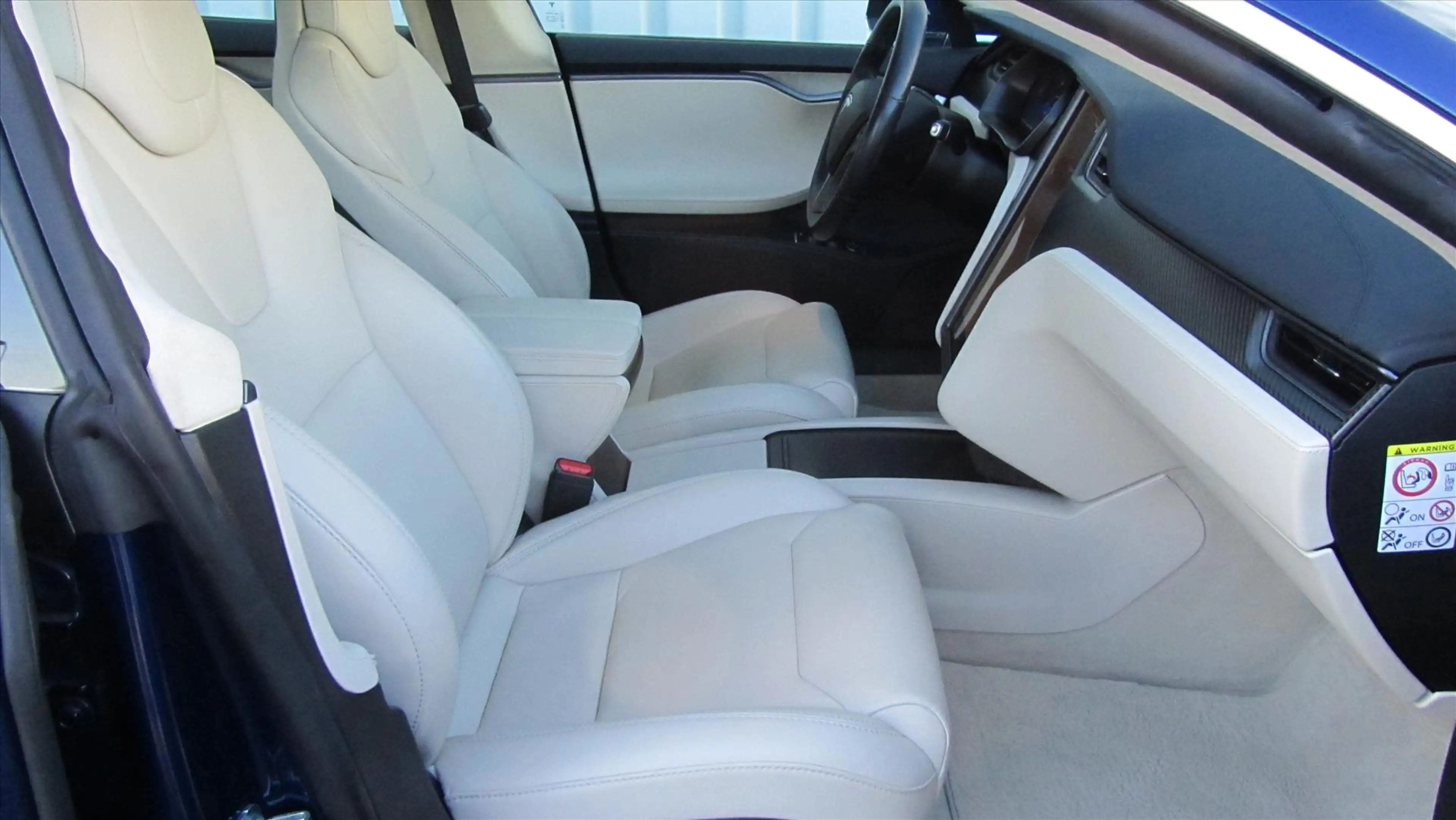 Tesla Model S 100 D Long Range 4WD — photo 15