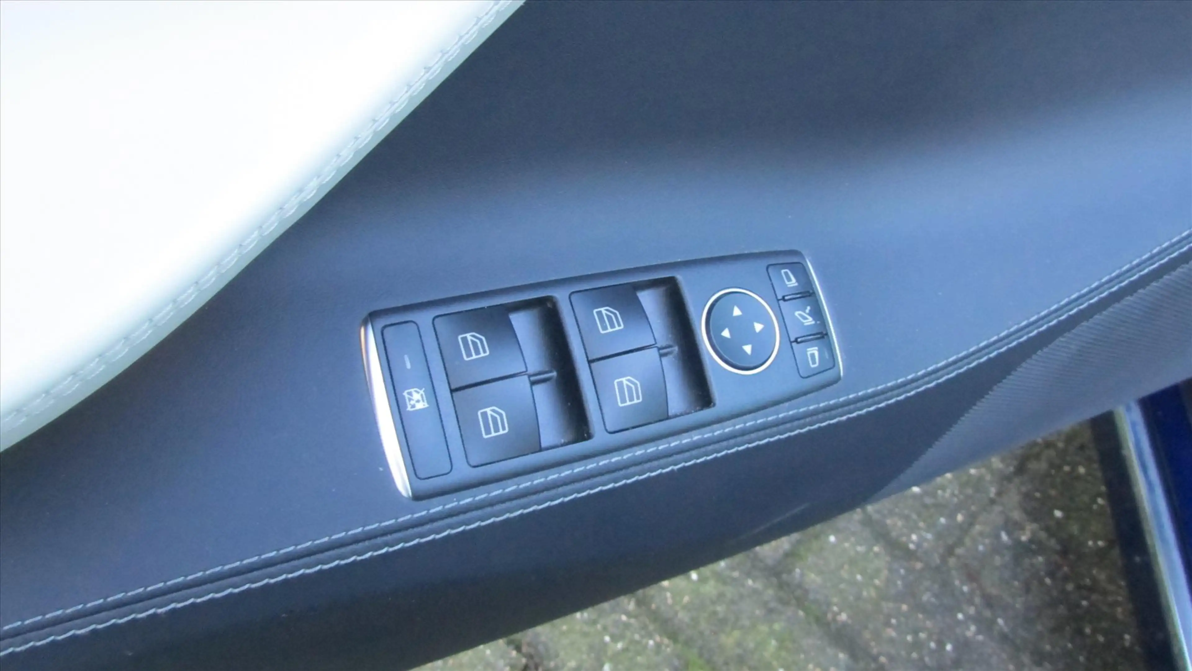 Tesla Model S 100 D Long Range 4WD — photo 19