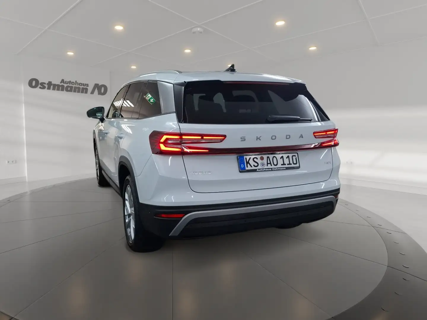 Skoda Kodiaq 2.0 TDI Selection 360, AHK, Canton, Pano Weiß - 2