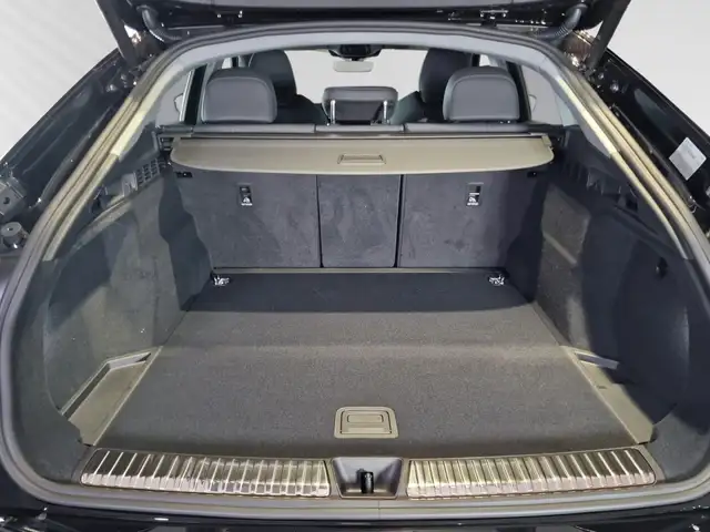Audi Q5 view 10