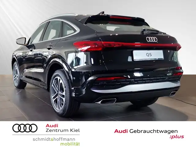 Audi Q5 view 4