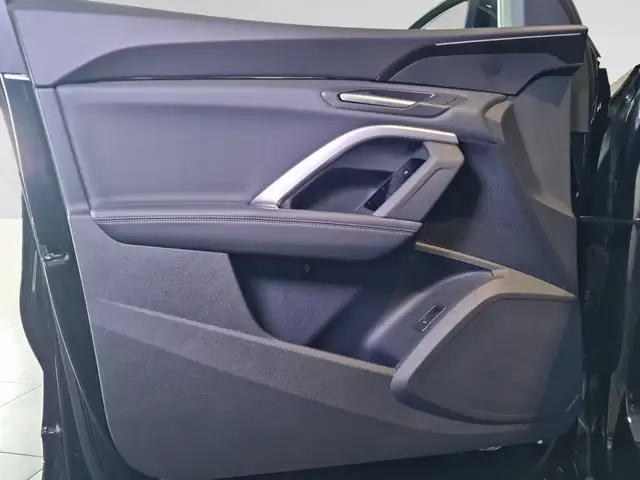 Audi Q5 view 14