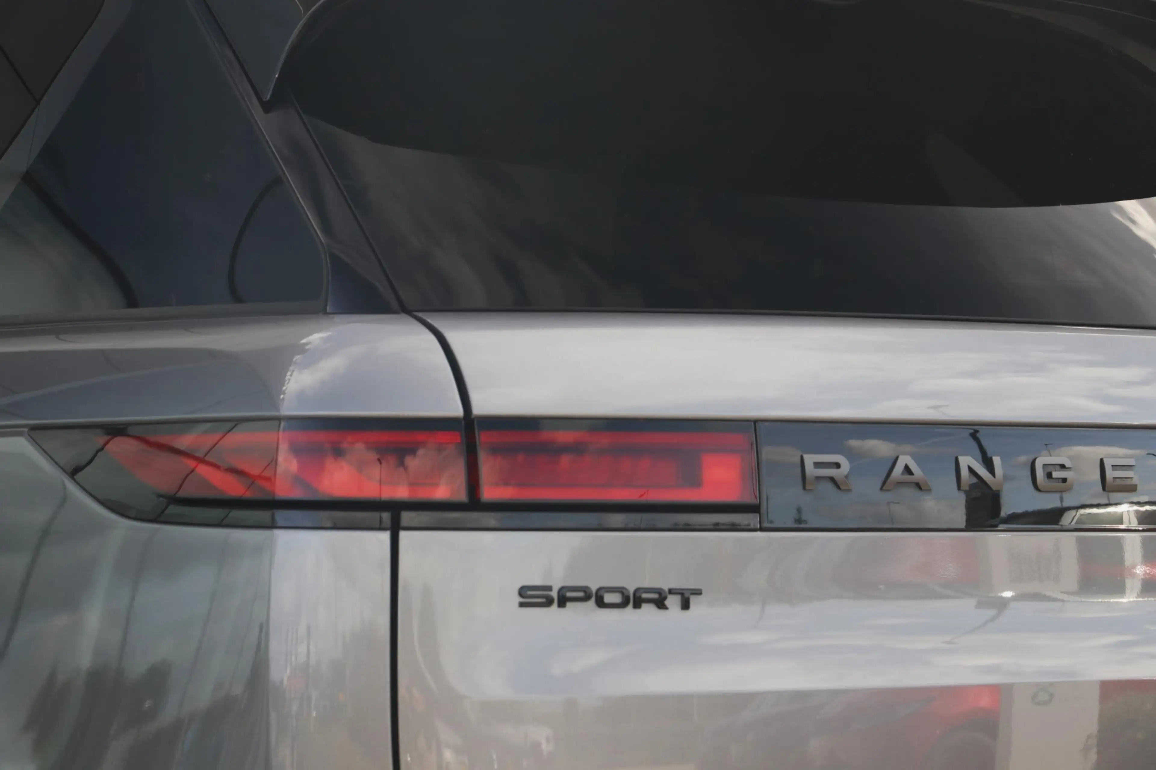 Land Rover Range Rover Sport P510e First Edition — photo 5