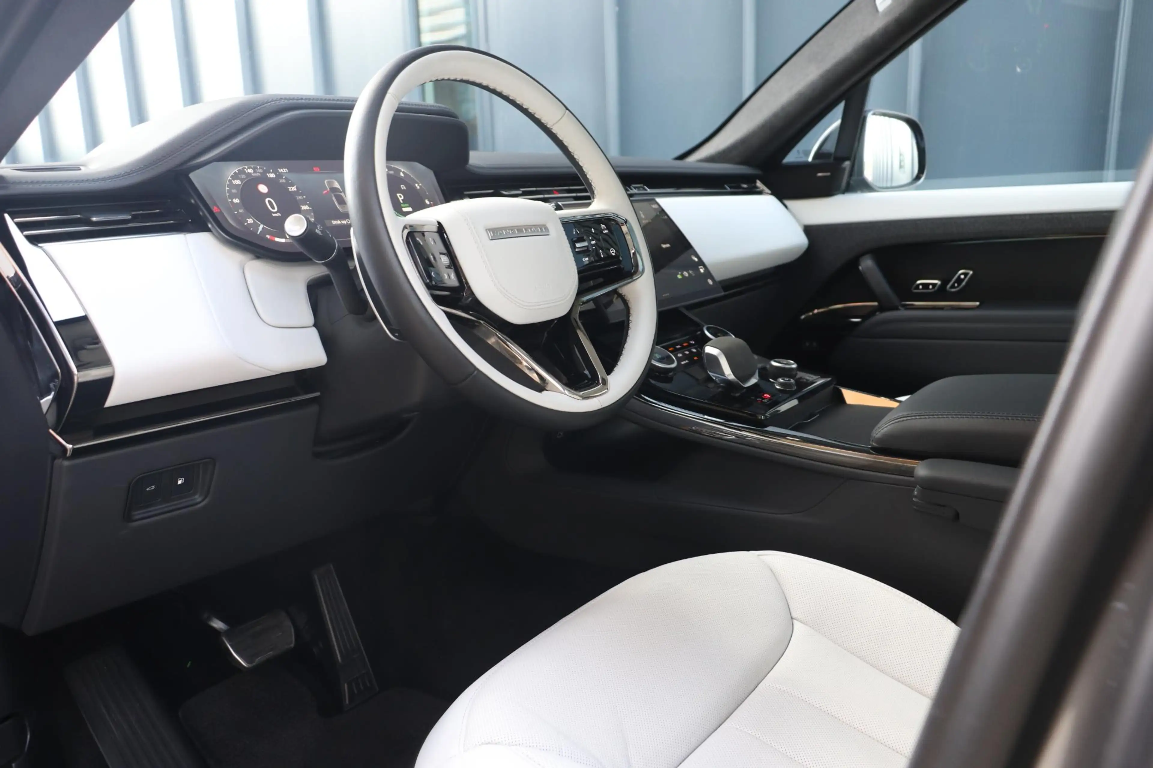 Land Rover Range Rover Sport P510e First Edition — photo 9